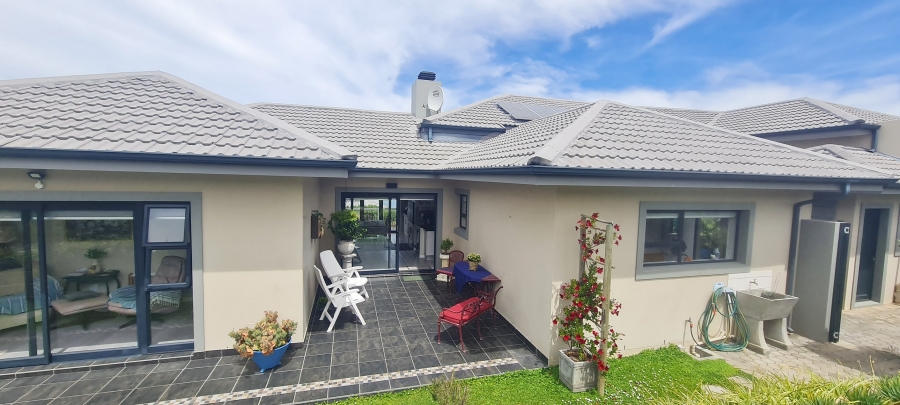 3 Bedroom Property for Sale in Village On Sea Western Cape